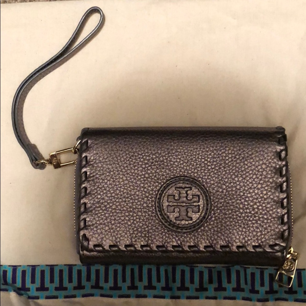 Tory Burch Wristlet- Marion Envelope